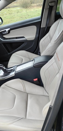 Volvo V60 cena 65000 przebieg: 212000, rok produkcji 2016 z Warszawa małe 56